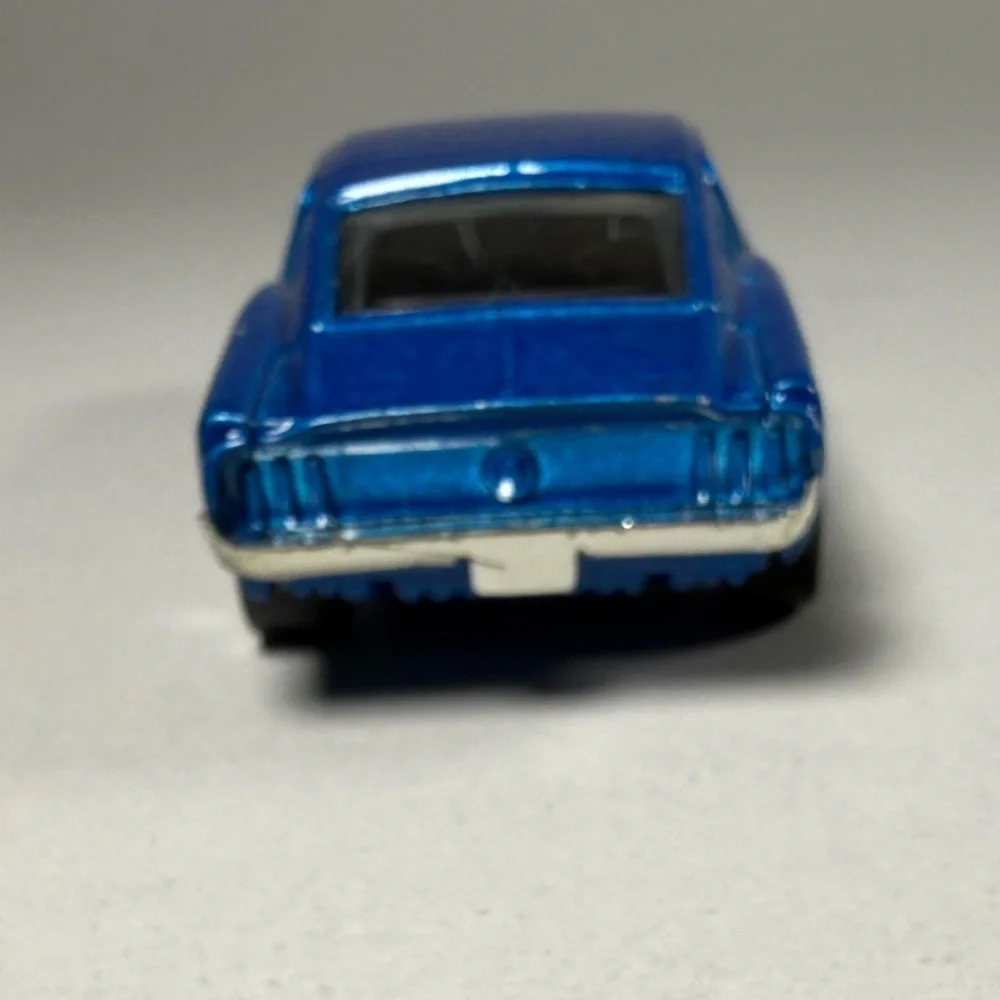 1968 Ford Mustang Cobra Die-Cast 1:64